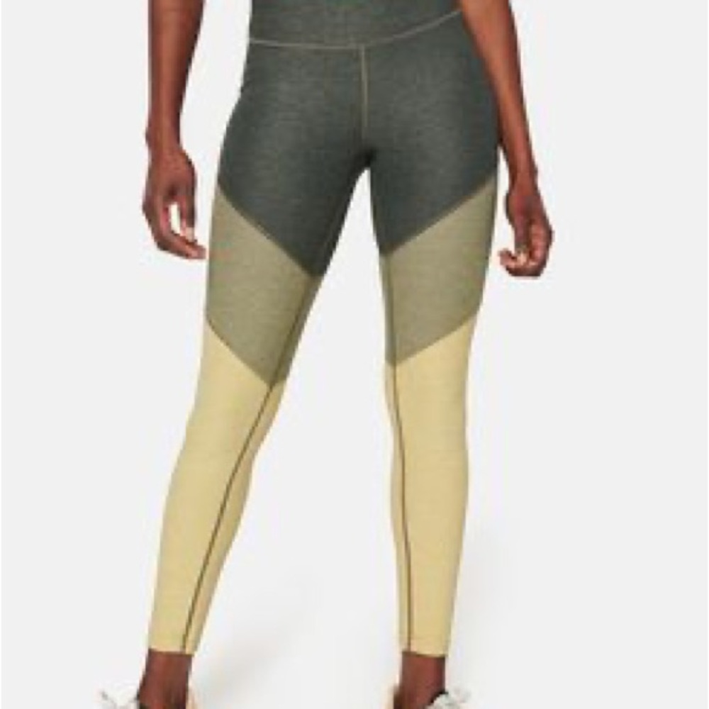 Women’s Outdoor Voices Springs Leggings 7/8 length- Yellow/Green - Size S